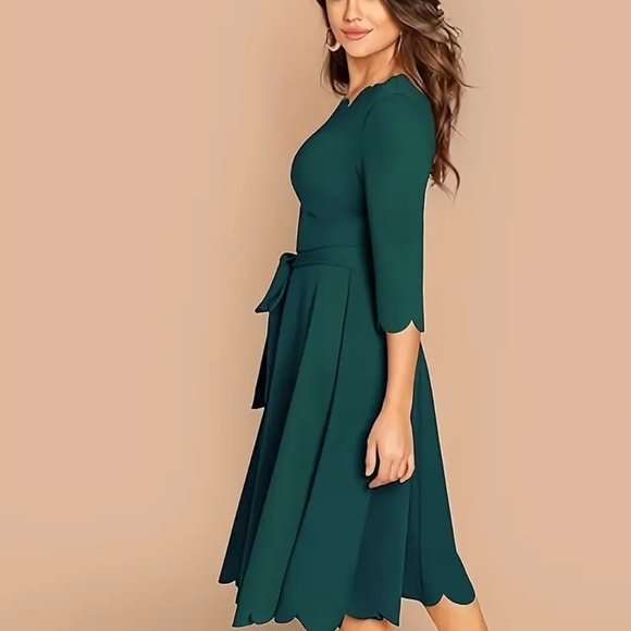 Elegant Green Dress - Picture 2 of 7